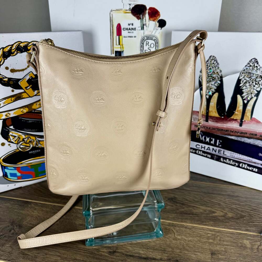 Brahmin Leather sailboat motif crossbody‎ beige with logo hangtag RARE NWOT